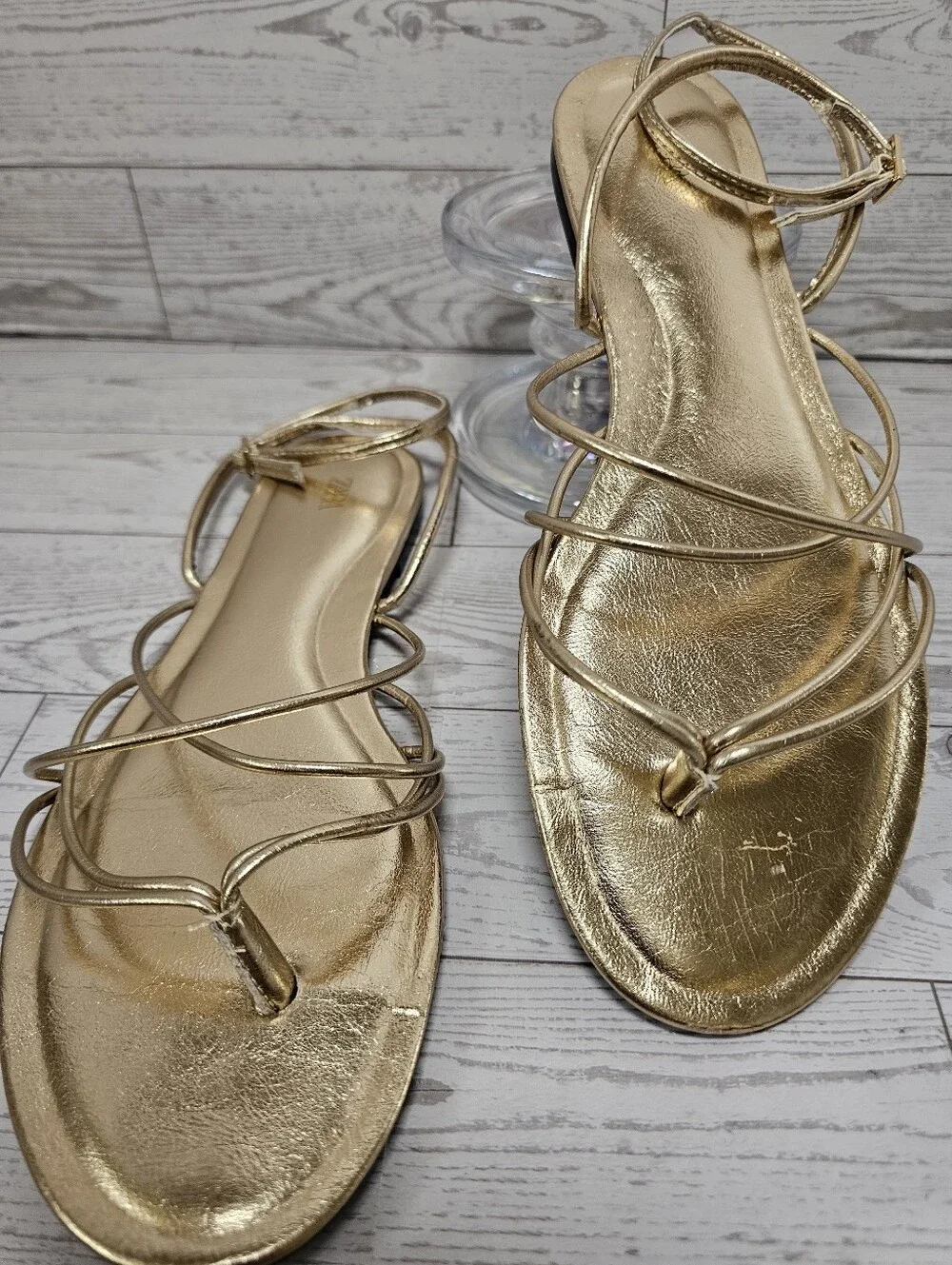 Zara Gold Metallic Strappy Flat Sandals Size 37 US 6.5 Thong Ankle Strap Minimal - Picture 3 of 7